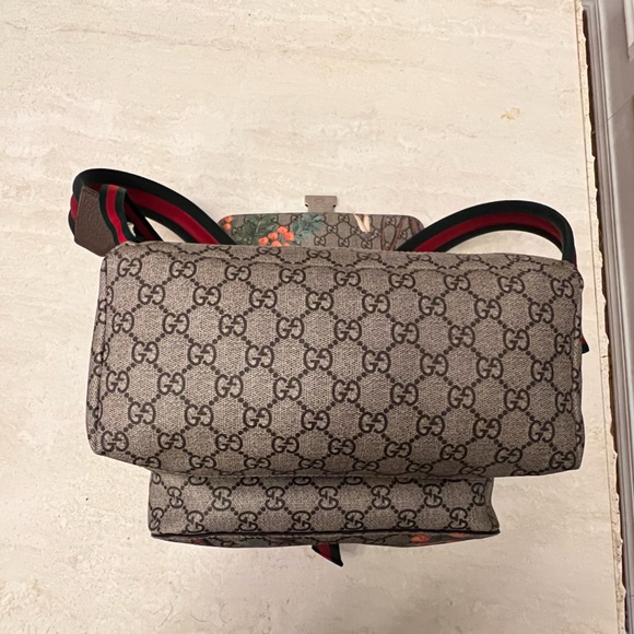 [SOLD] Gucci Tian Medium Flap Backpack - Picture 6 of 11